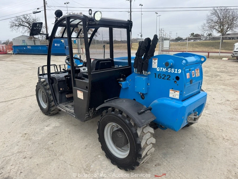 Telescopic Reach Forklift 